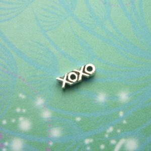 Kisses & Hugs - Charm for Memory Lockets