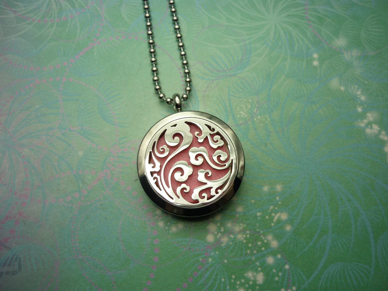 Aromatherapy Locket - Swirls - Image 3