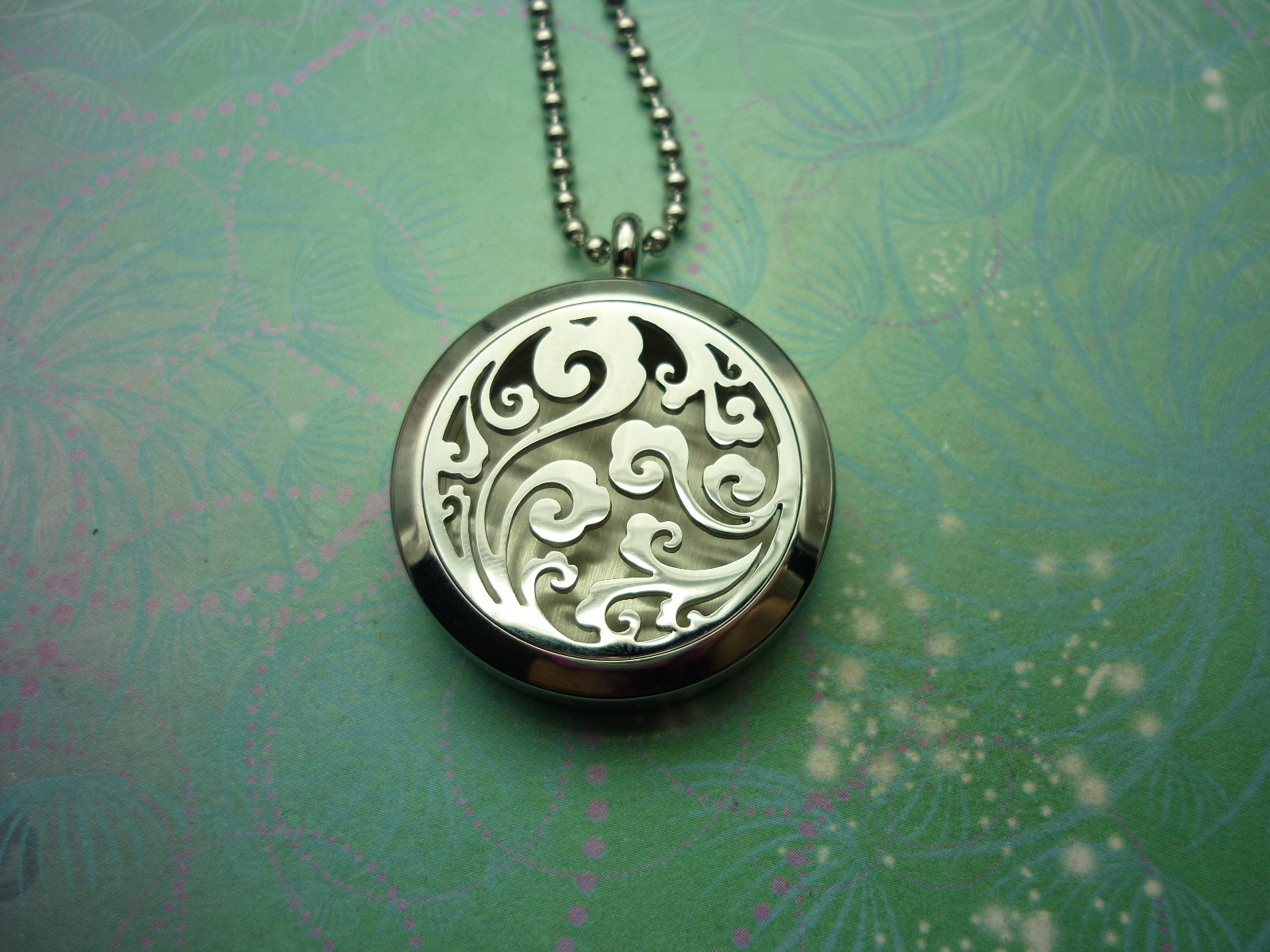 Aromatherapy Locket - Swirls - Image 5