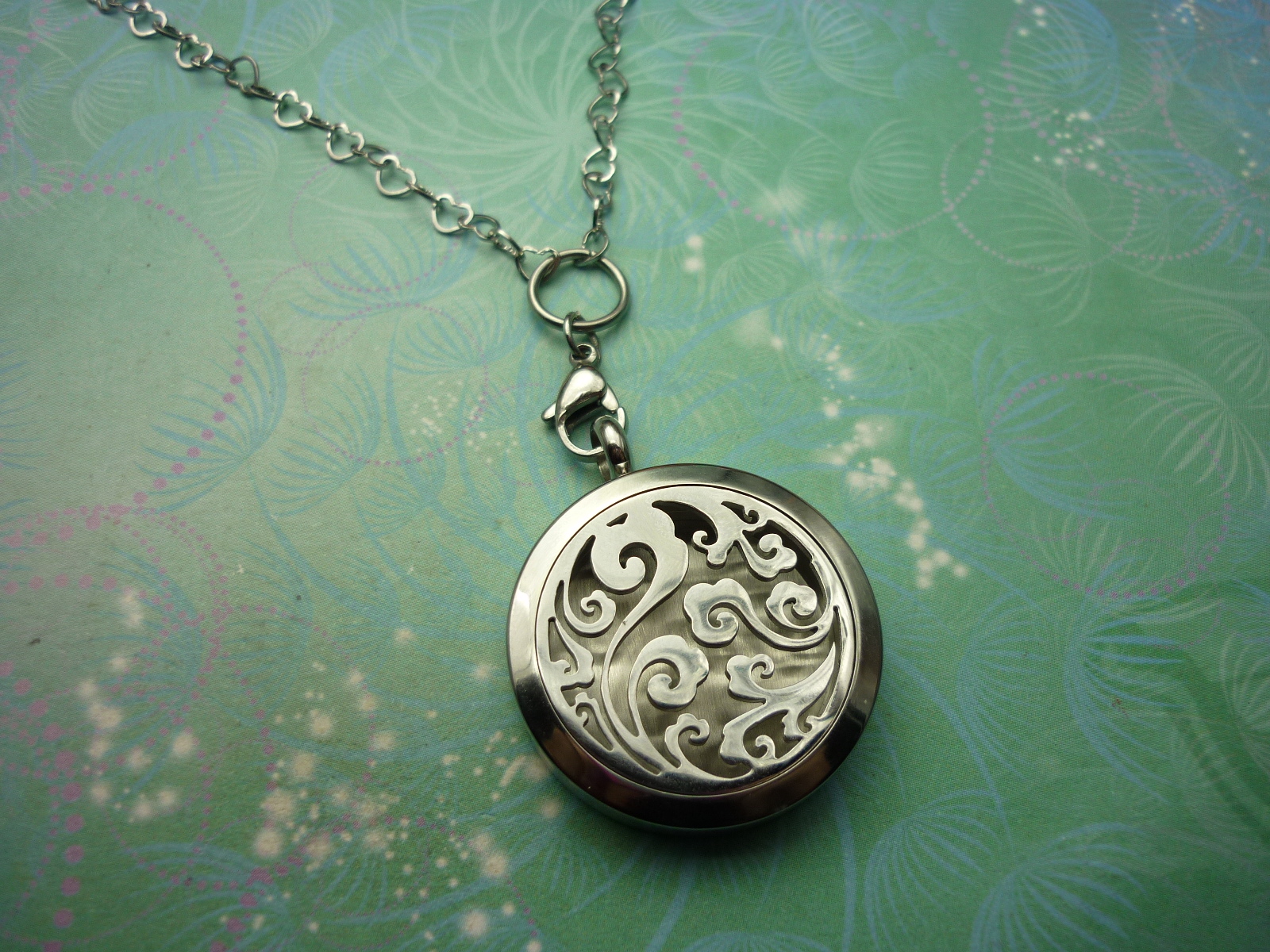 Aromatherapy Locket - Swirls - Image 6