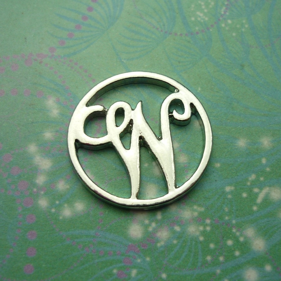 Plate - Alphabet Letter - W - Charm for Memory Lockets