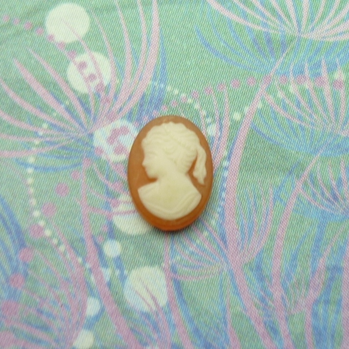 Vintage Cameo Style Number 3 - Charm for Memory Lockets
