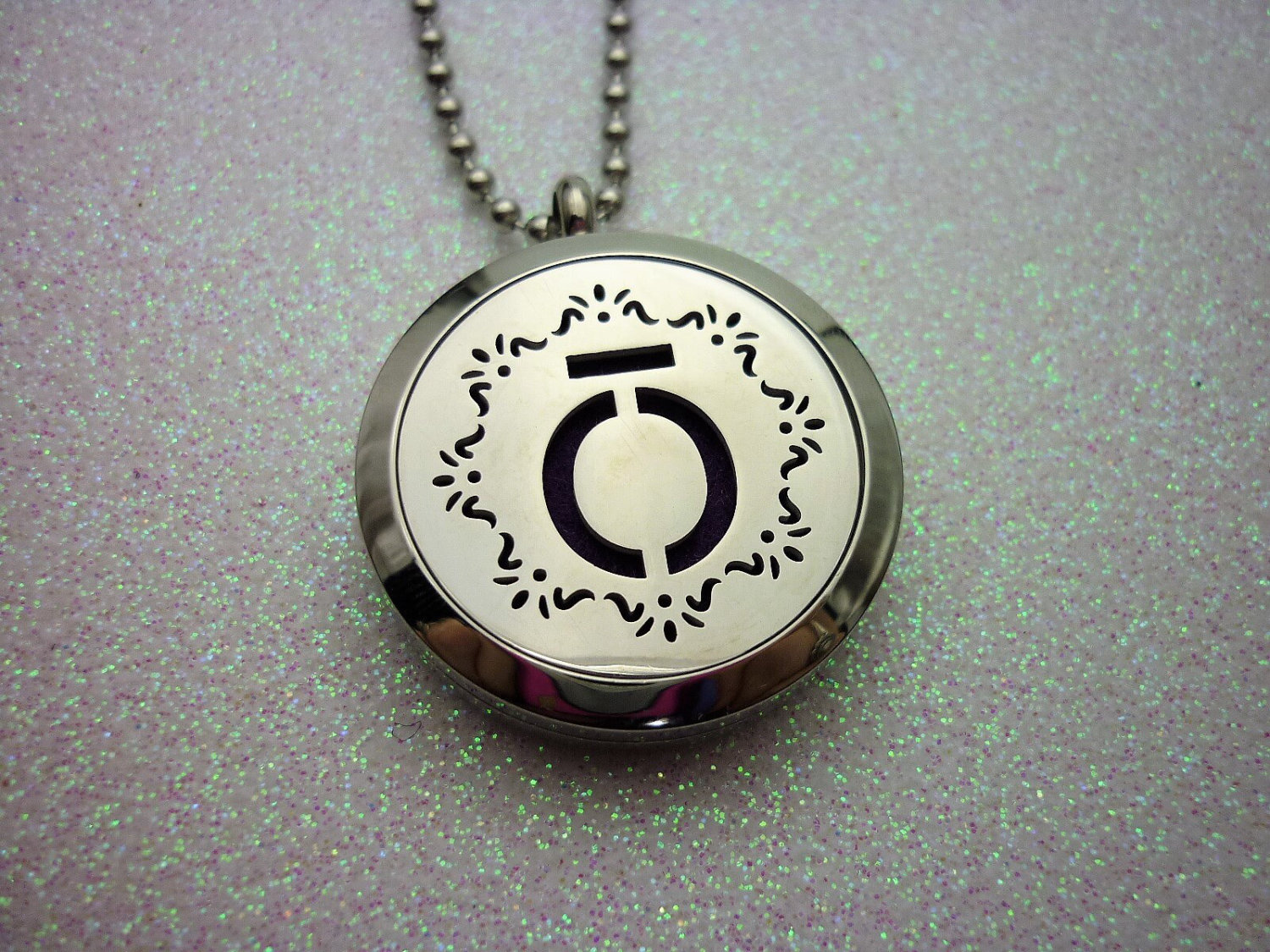 Aromatherapy Locket - Stainless Steel Diffuser Necklace - Essential Oil Pendant - Perfume Jewellery Oil Aroma - add your favourite fragrance