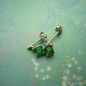 Vintage Sterling Silver Earrings with dainty Green Chalcedony gemstones