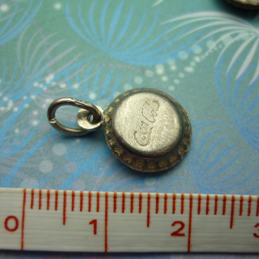 Vintage Sterling Silver Dangle Charm - Soda Bottle Fizzy Drink Lid - Image 2