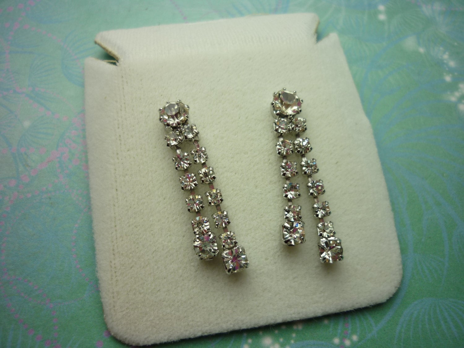 Vintage Crystal Earrings - Sparkling Crystals