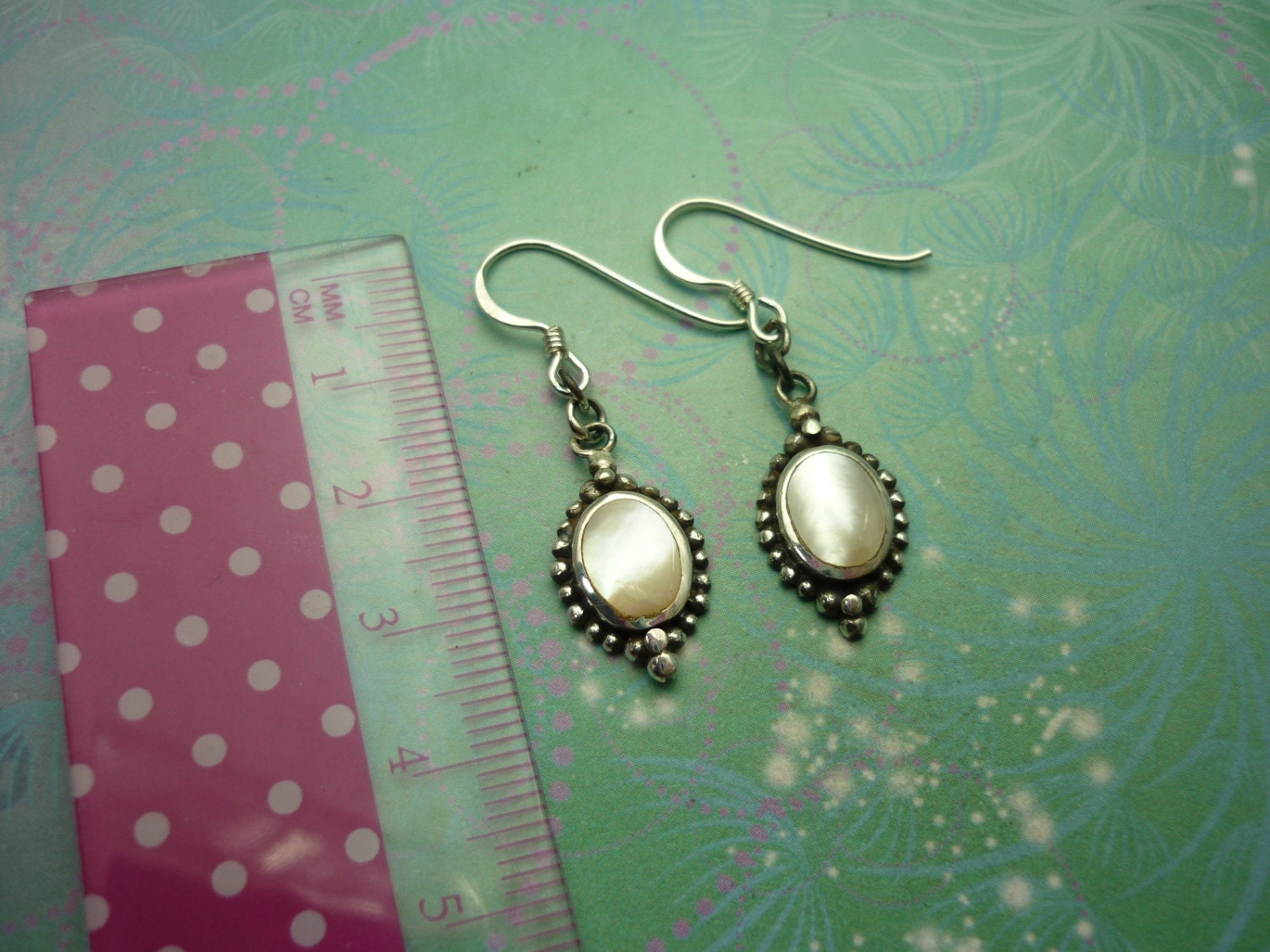 Vintage Sterling Silver Earrings - Shell - simple elegance, wedding gift, bridesmaids jewellery, mother of the bride groom, flower girl, 925 - Image 2