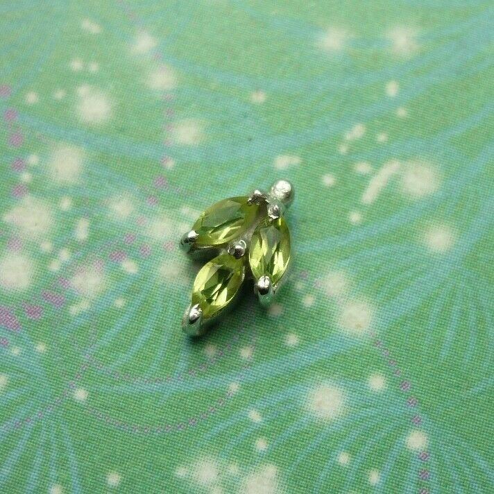 Vintage Sterling Silver Leaf Green Jewel Charm For Keepsake Memory Locket