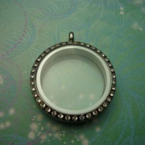Silver Round Keepsake Memory Charm Locket with Crystals
