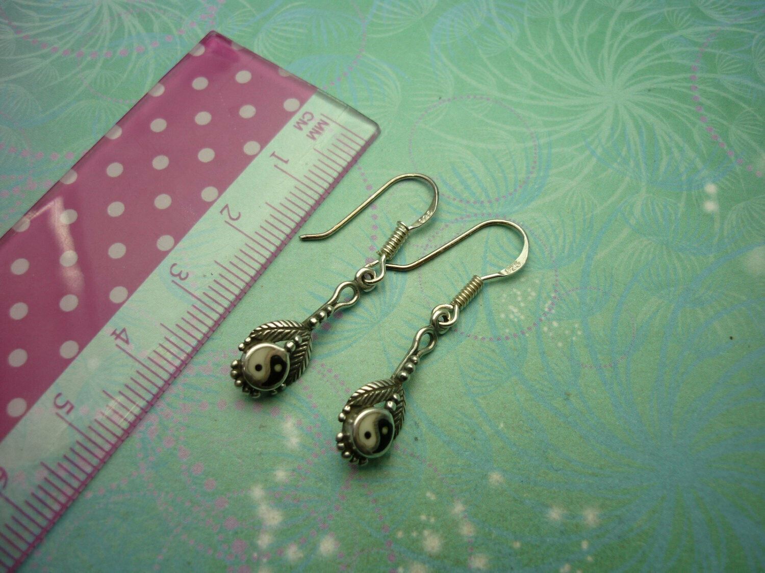 Vintage Sterling Silver Earrings - Yin Yang - 925 Hallmarked - Style 40 - Image 2