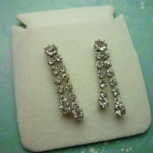 Vintage Crystal Stud Earrings - Sparkling Crystals