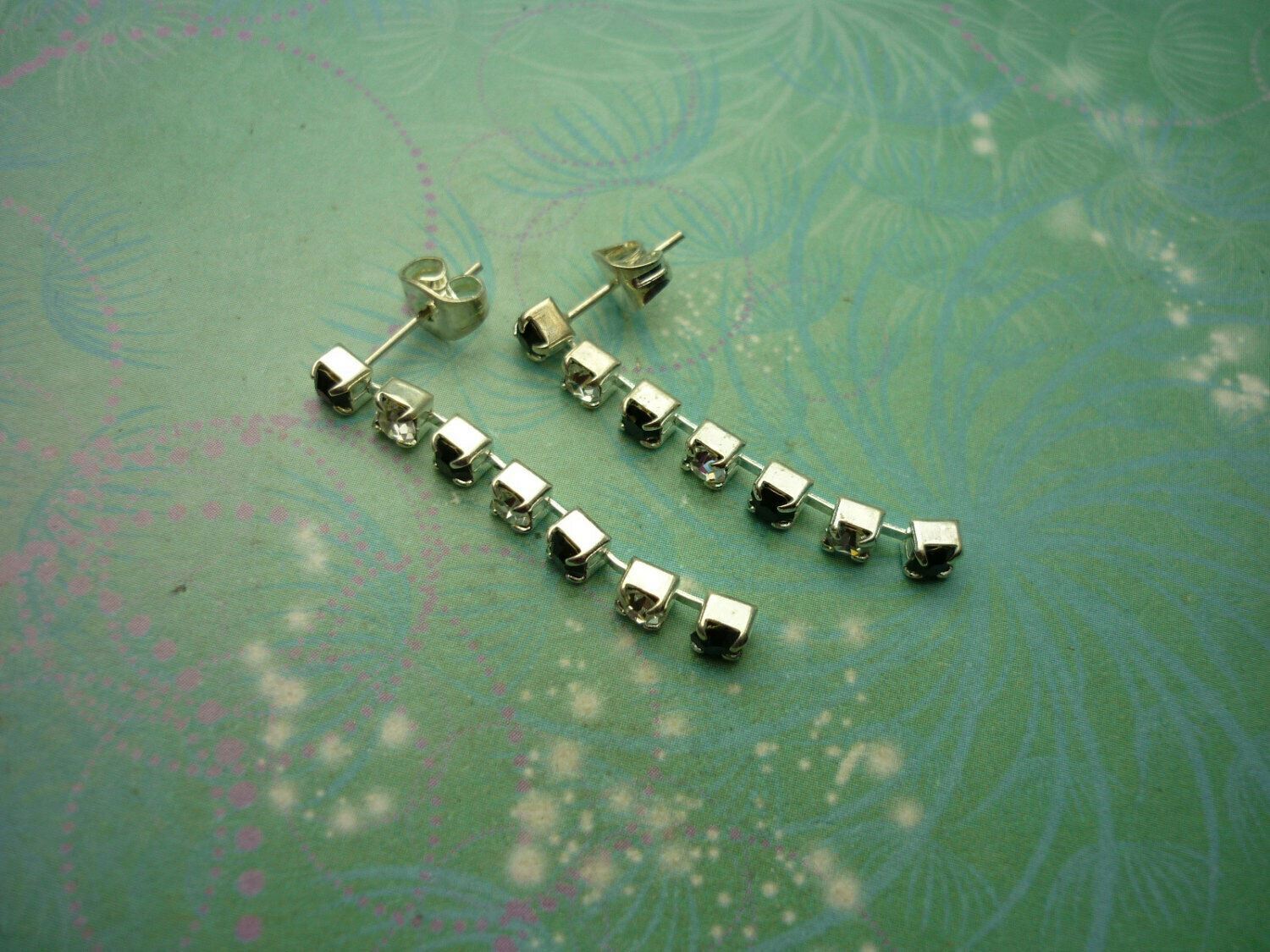 Elegant Vintage Sterling Silver Post Sparkling Earrings - Black and Clear - Image 2