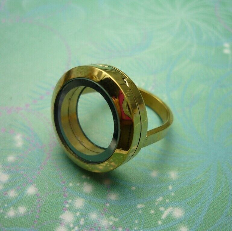 Elegant Stainless Steel Locket Ring - Various Sizes Available - Gold - Image 2