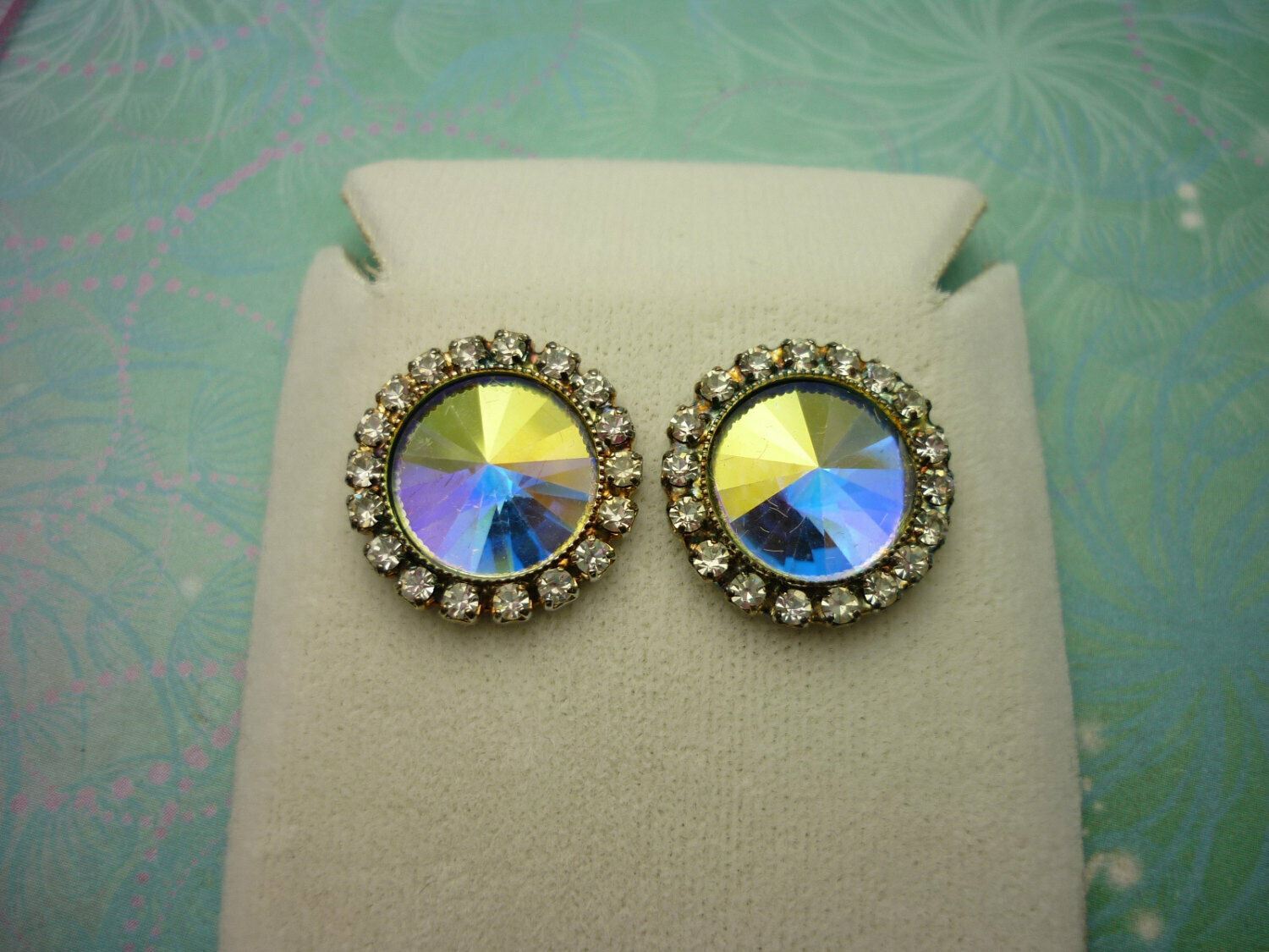 Sparkly Vintage Crystal Stud Earrings - Rainbow AB Rivoli