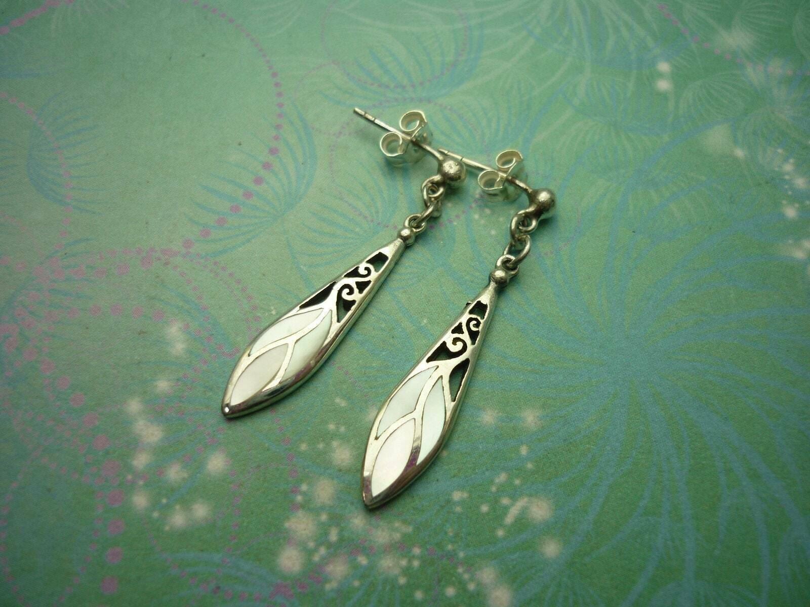 Elegant Vintage Sterling Silver Earrings - Mother or Pearl Shell soft white