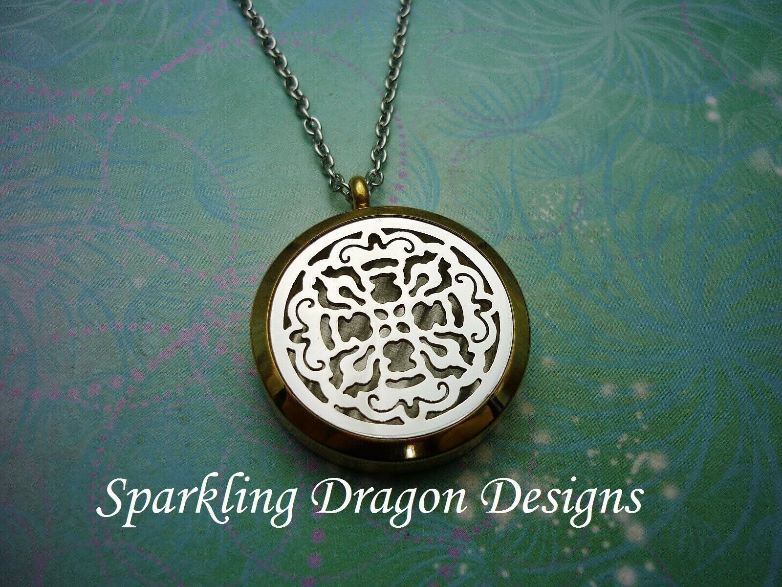 Fragrant Aromatherapy Locket - Silver & Gold