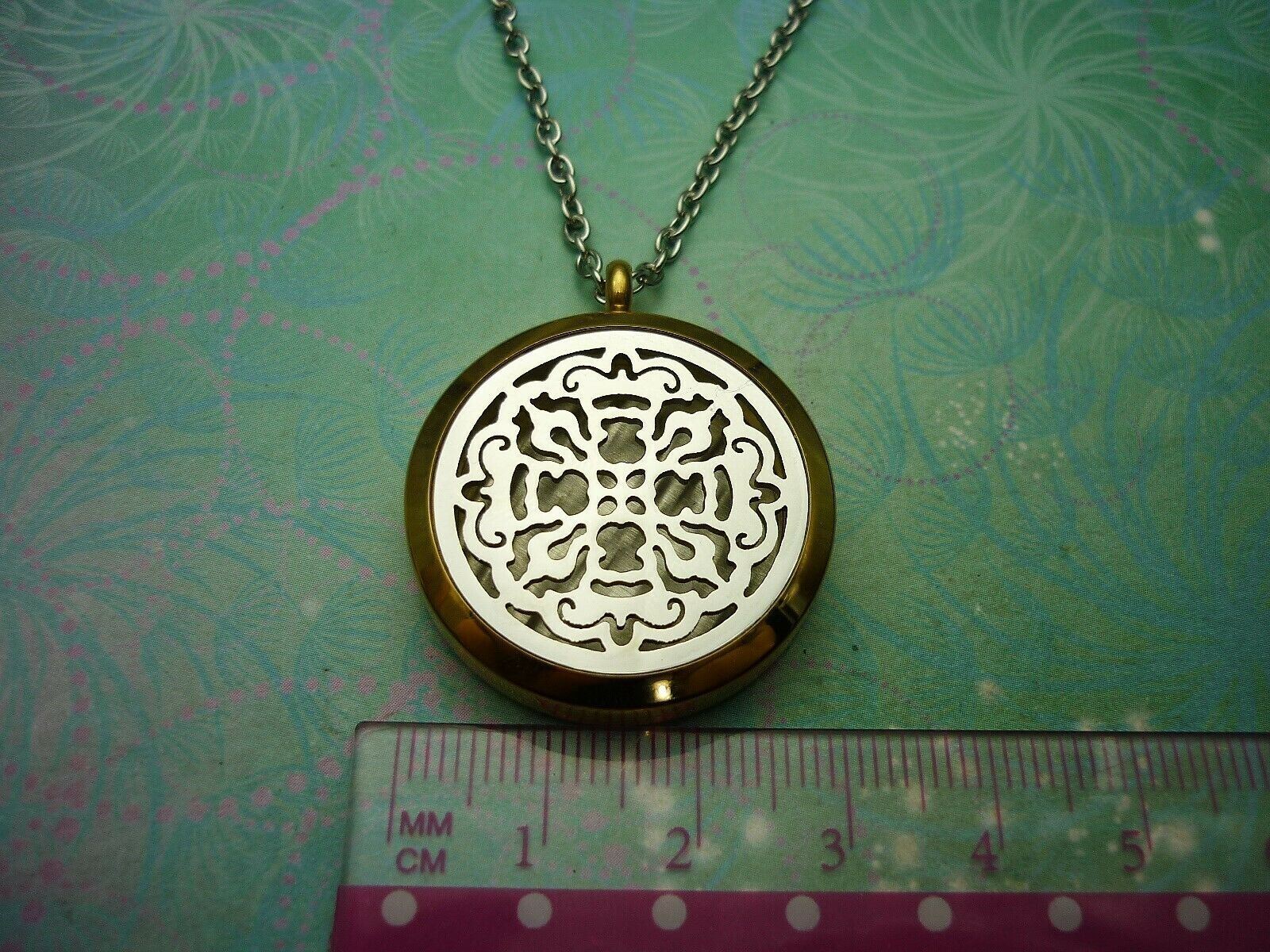 Fragrant Aromatherapy Locket - Silver & Gold - Image 2