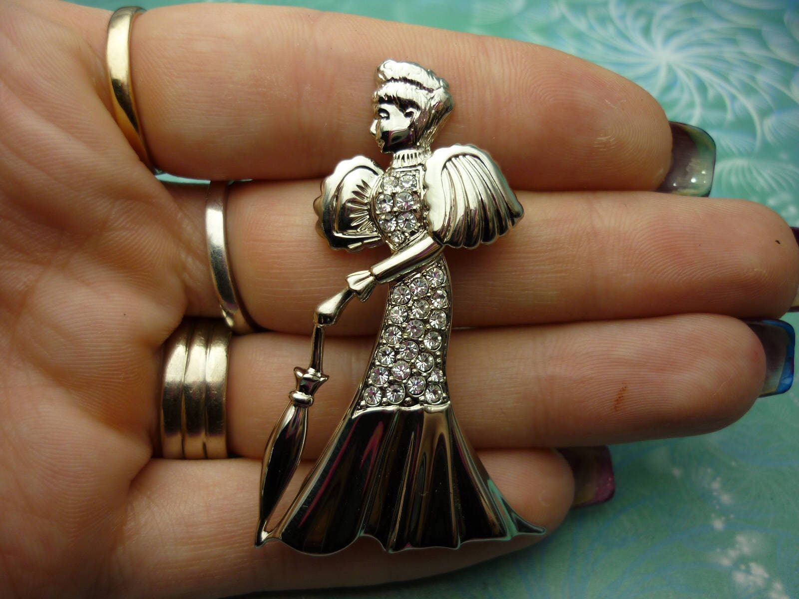 Vintage Lady Brooch - Vintage Brooch - CZ Crystals - Unique Gift - Mothers Day Gift - Marcasite Brooch - Gift for Her - Image 3
