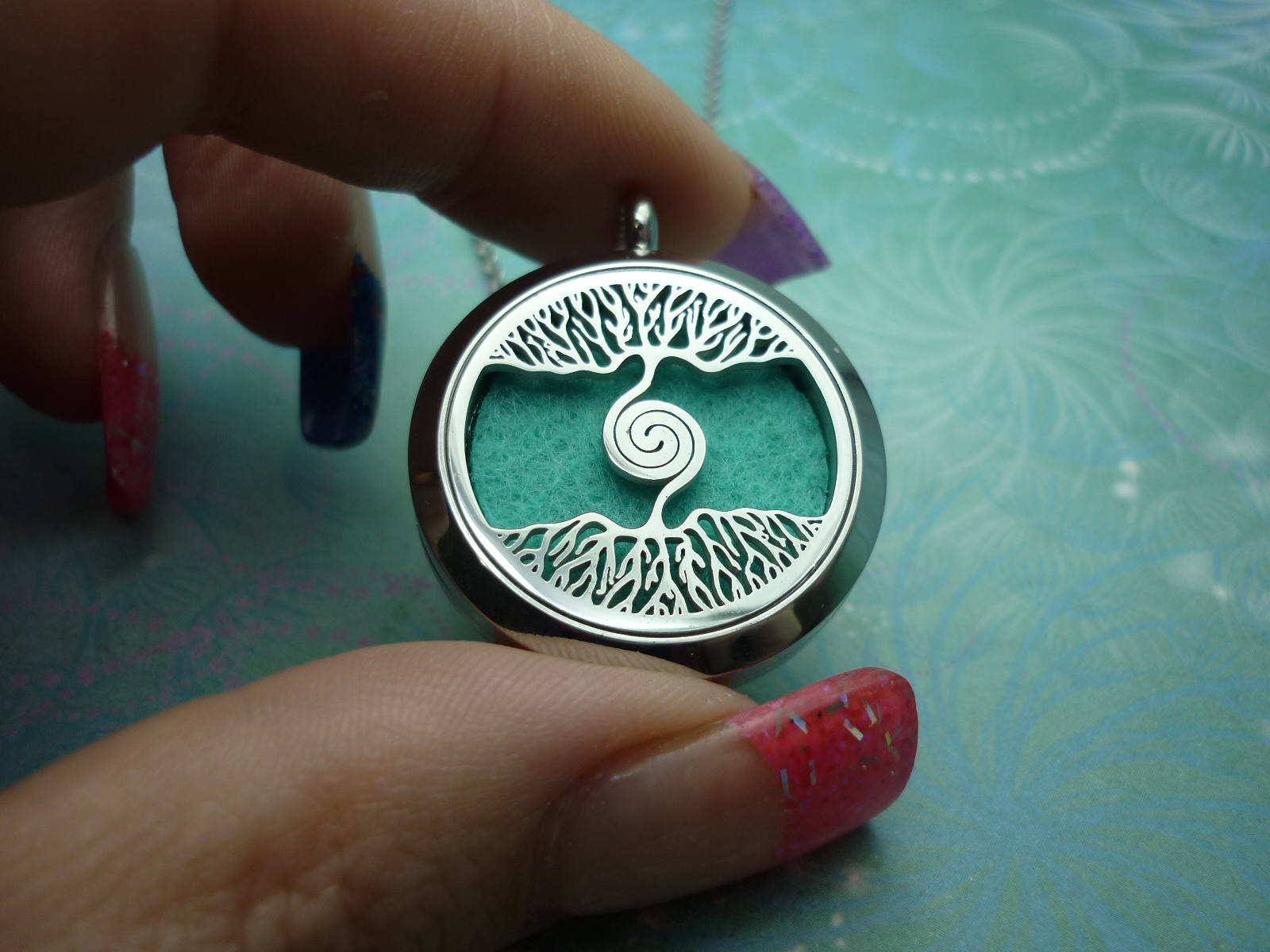 Soul Tree - Aromatherapy Locket - Stainless Steel - Essential Oil Locket - Diffuser Locket - Aromatherapy Jewelry - Oil Diffuser - Image 3