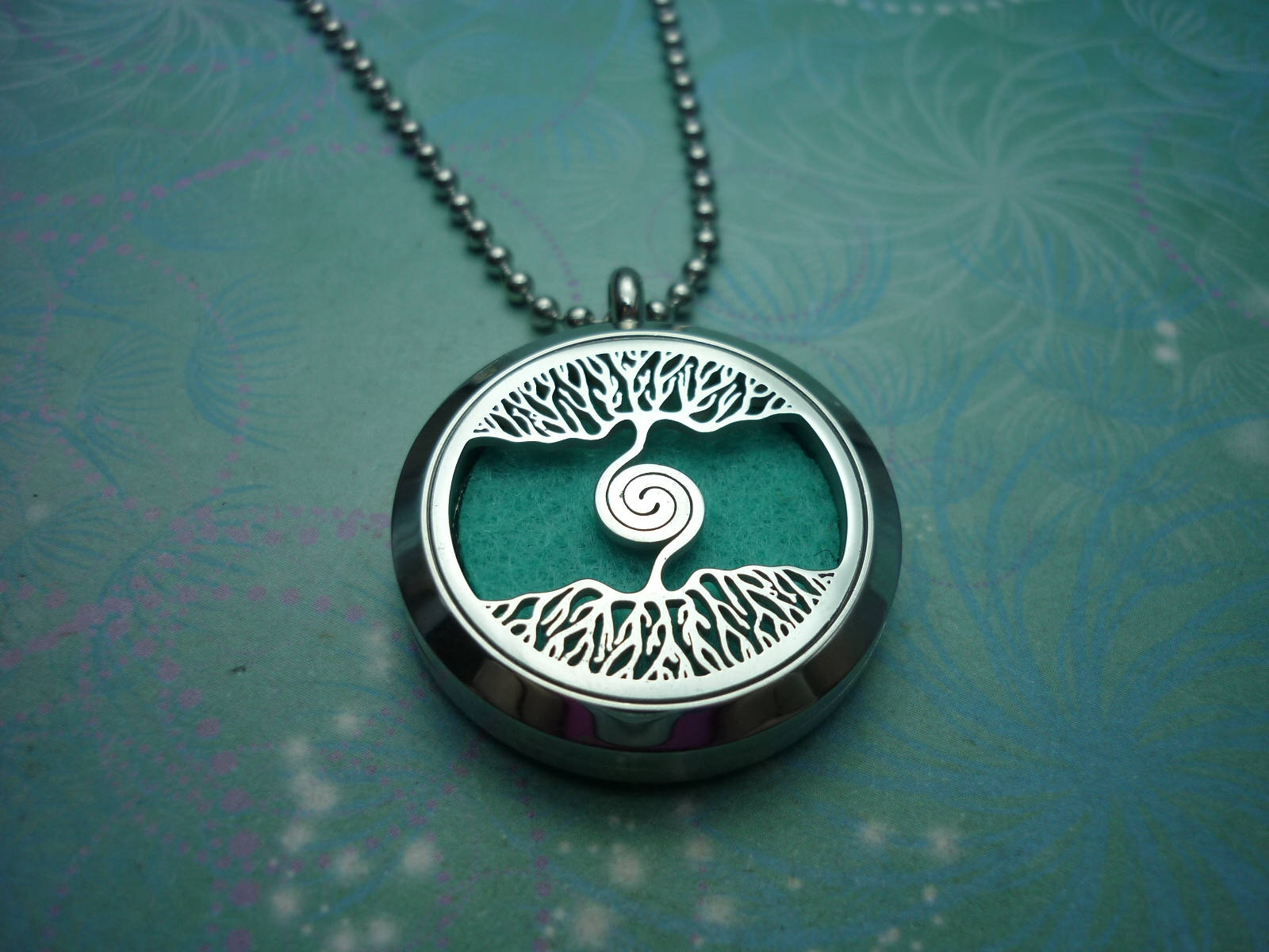 Soul Tree - Aromatherapy Locket - Stainless Steel - Essential Oil Locket - Diffuser Locket - Aromatherapy Jewelry - Oil Diffuser - Image 4