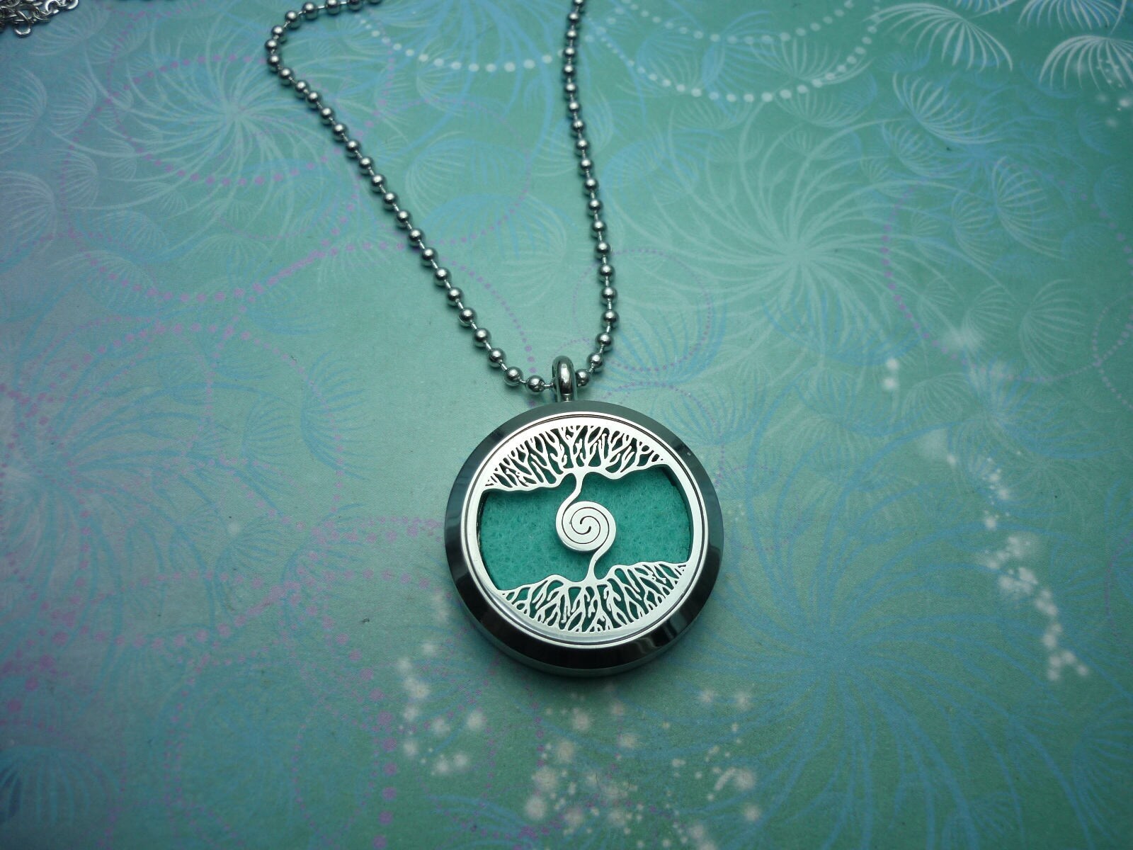 Soul Tree - Aromatherapy Locket - Stainless Steel - Essential Oil Locket - Diffuser Locket - Aromatherapy Jewelry - Oil Diffuser - Image 5