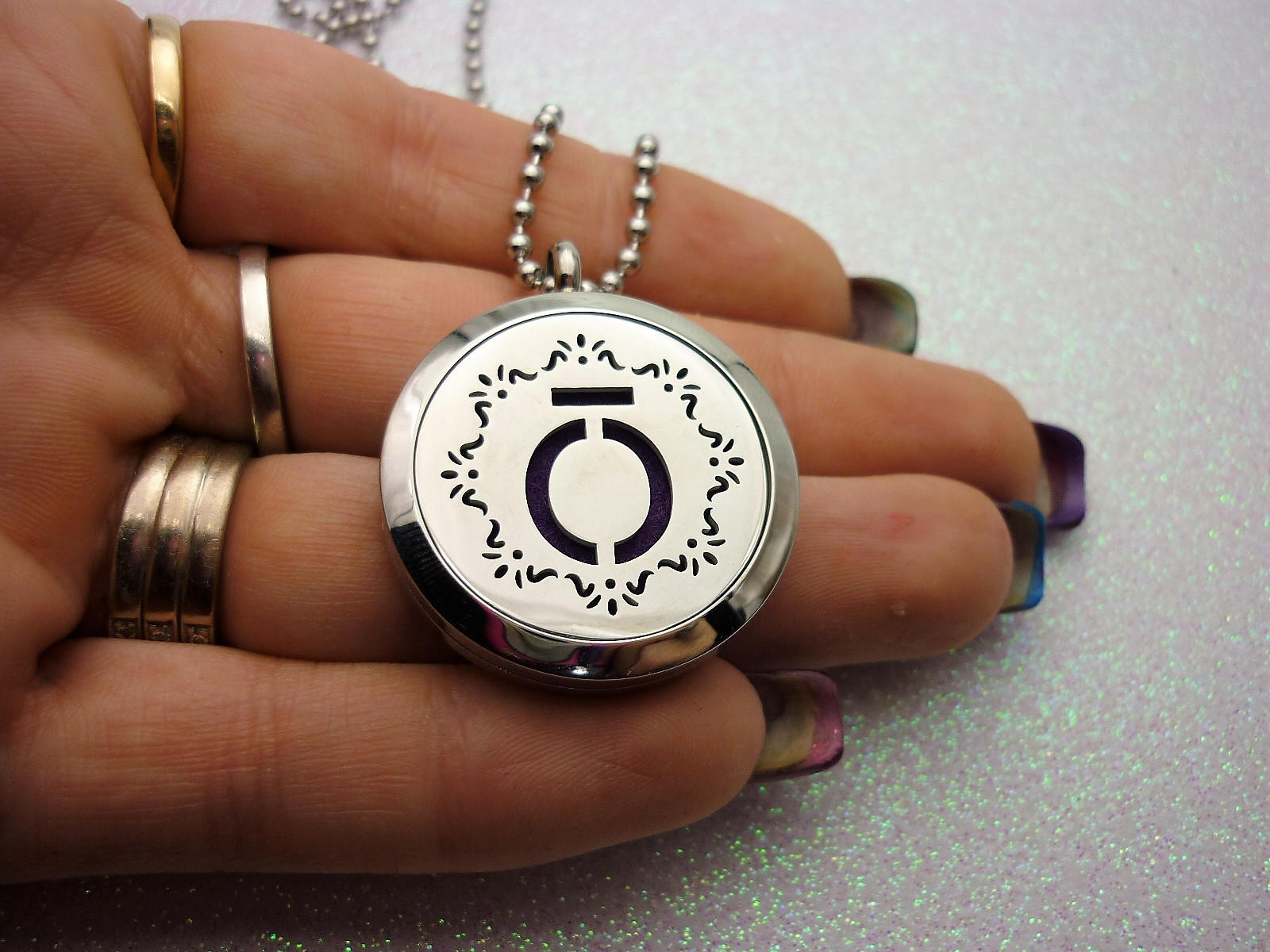 Aromatherapy Locket - Stainless Steel Diffuser Necklace - Essential Oil Pendant - Perfume Jewellery Oil Aroma - add your favourite fragrance - Image 2