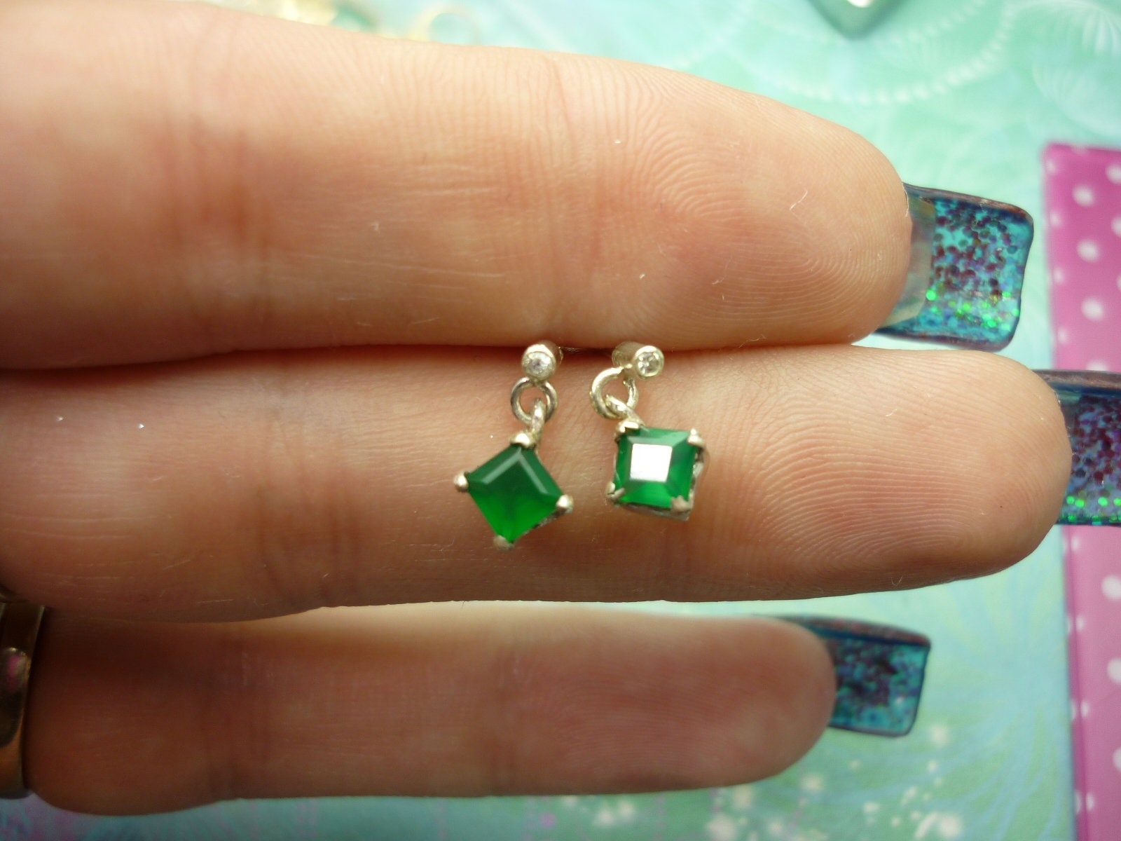 Vintage Sterling Silver Earrings with dainty Green Chalcedony gemstones - Image 2